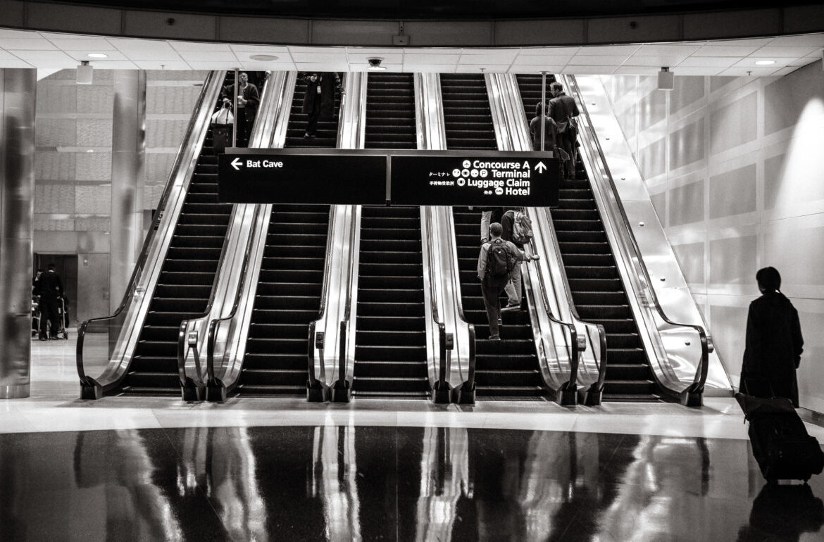 imagem aeroporto by freepik