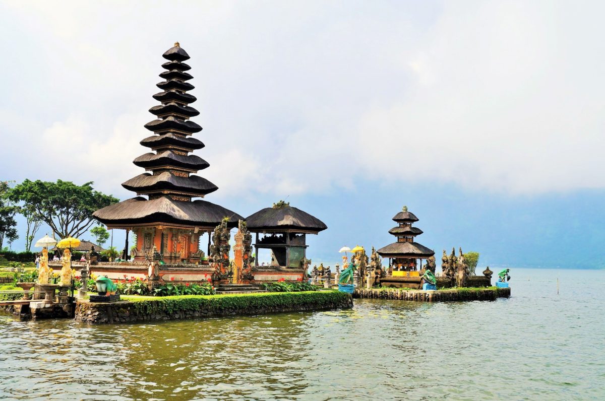 Lindo templo em Bali - Indonésia