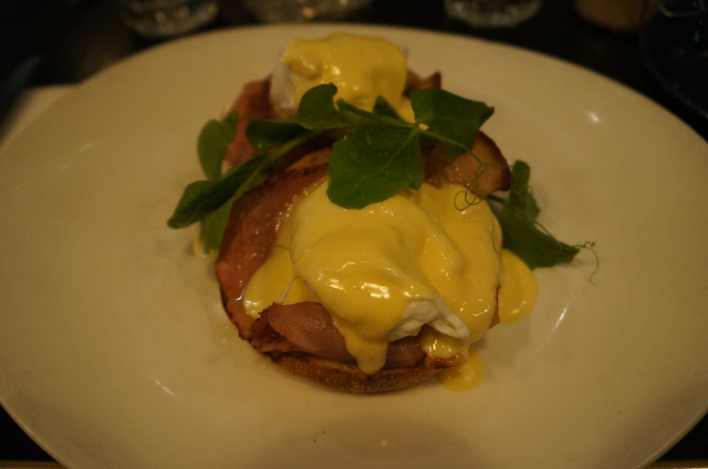 Eggs Benedict em The Quarter