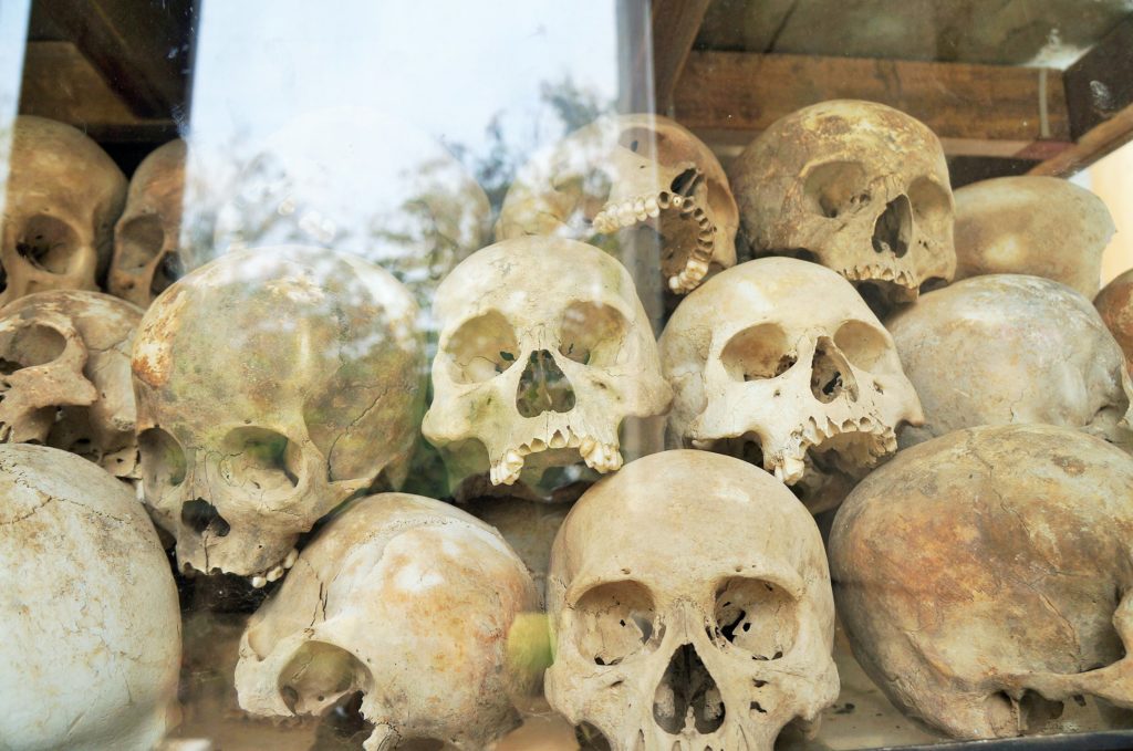 Cranio dos mortos no campo de morte