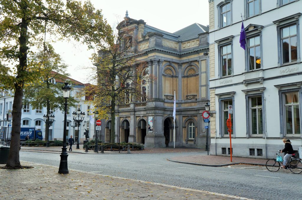 coisas imperdíveis para fazer em Bruges - observe a linda cidade