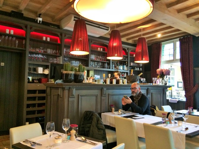 Onde comer em Bruges - interior do restaurante