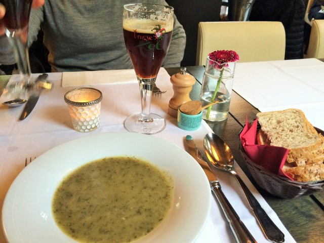 Onde comer em Bruges - sopa de alho-poró