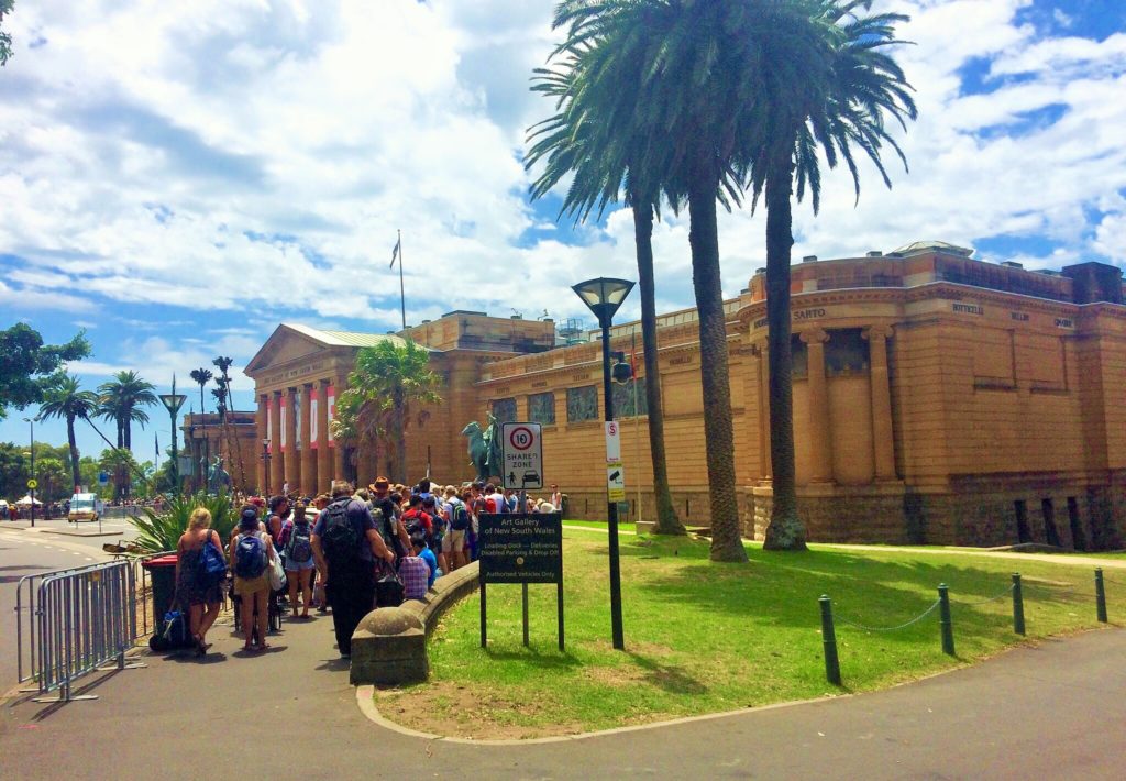 Onde não passar o Ano Novo em Sydney: espera na frente da Galeria