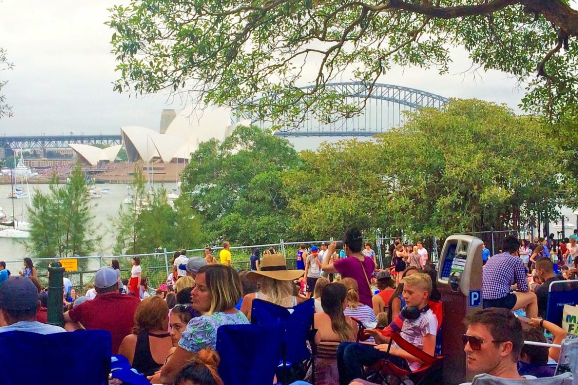 Onde não passar o Ano Novo em Sydney: acampamento em lugares que dessem para ver qualquer pedaço da ponte