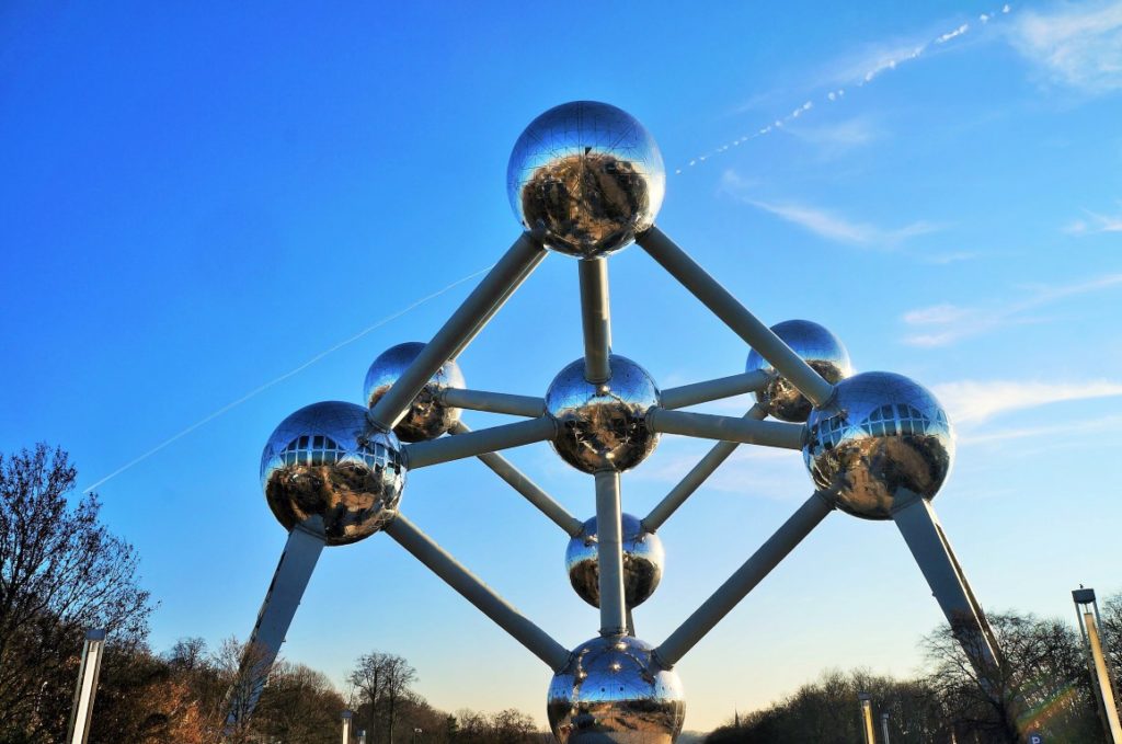 visitando o Atomium - chegando no monumento