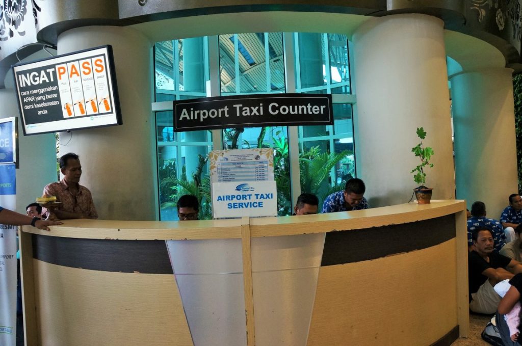 Aeroporto Internacional de Bali - táxis caros no aeroporto