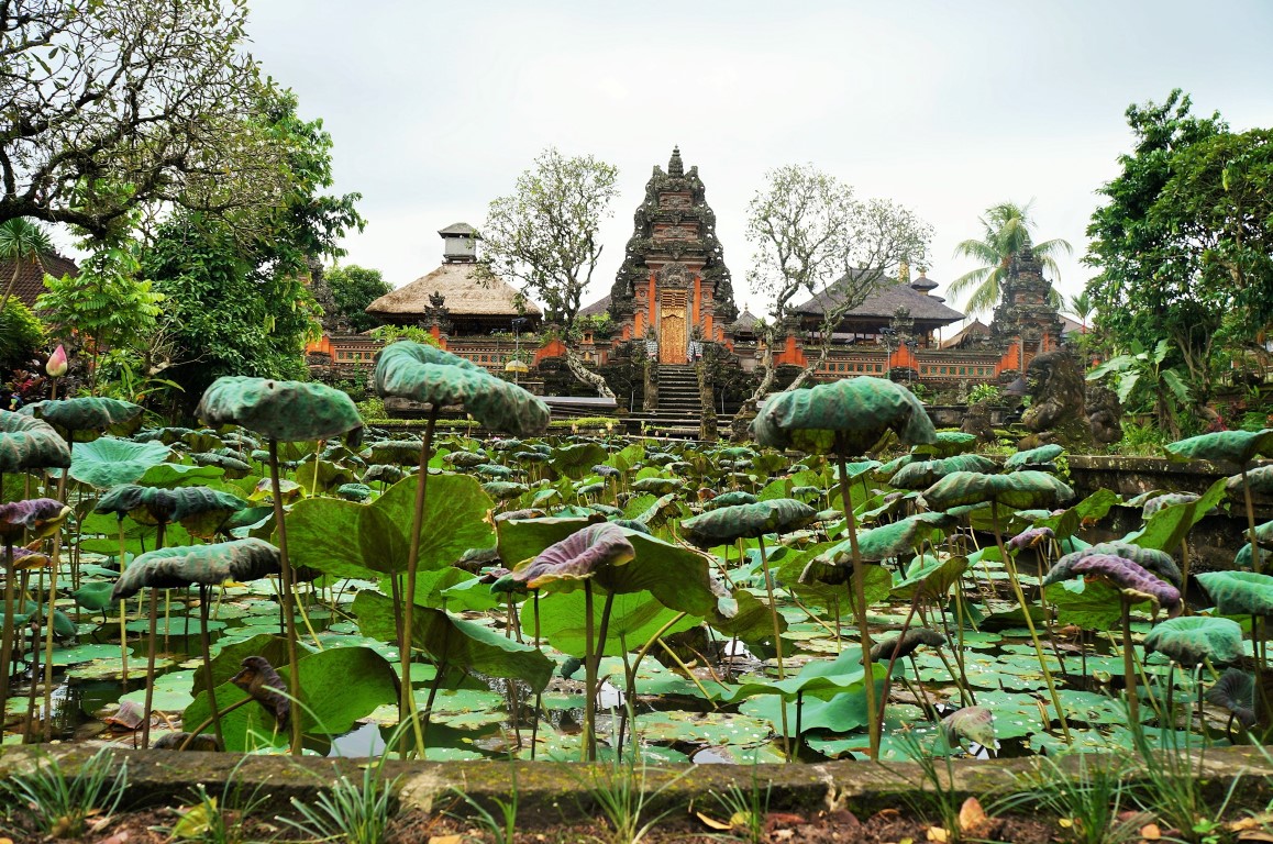 Coisas para fazer em Ubud - Templo dentro do Café Lotus