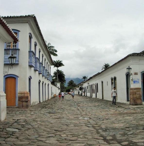 Paraty e seu centro histórico - ruas de pedras