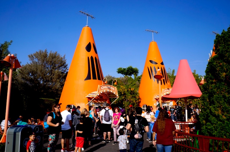 Festa de Halloween na Disney - Cars Land decoração