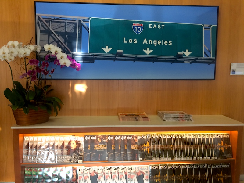 Delta Sky Club em Los Angeles - revistas