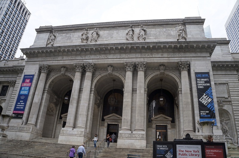 Entrada da Biblioteca Pública de Nova York | Like Wanderlust