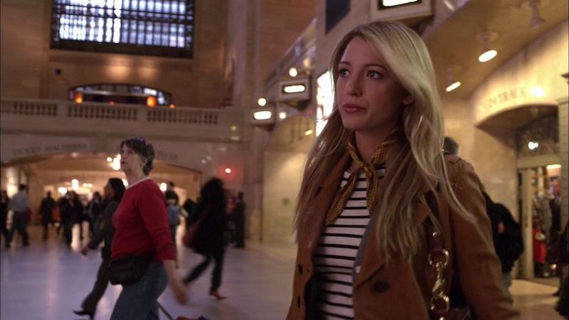 Serena chegando na Estação Grand Central em Nova York