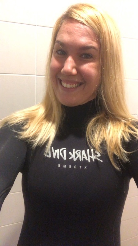 Giulia Sampogna pronta para Mergulhar com tubarões em Sydney