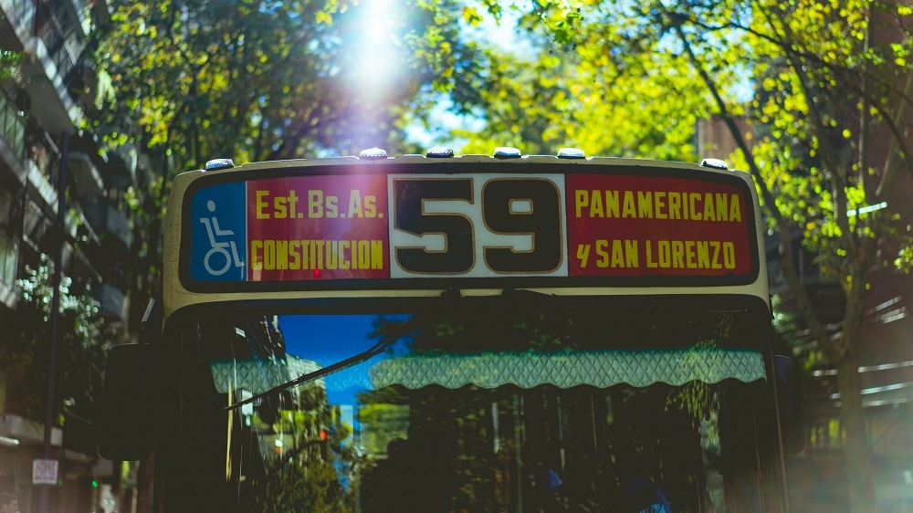 Ônibus em Buenos Aires (Foto by Dan Gold)