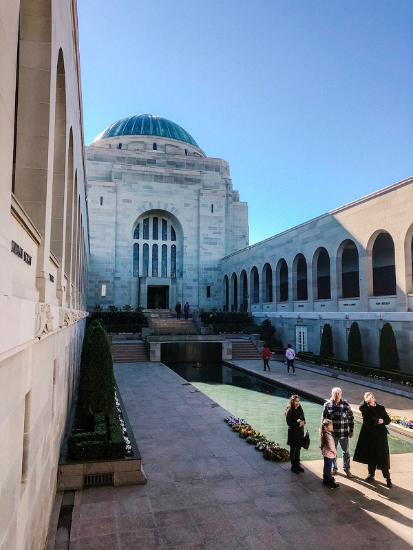 Pátio interno do Memorial de Guerra Australiano