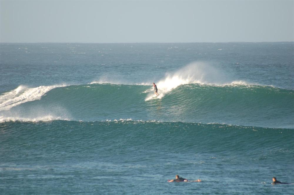 Surfar em Gold Coast