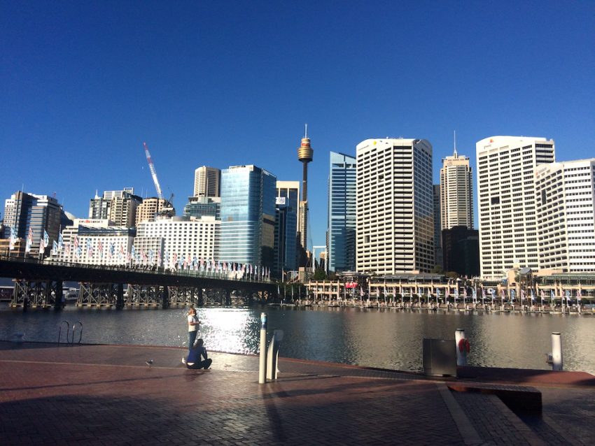 Darling Harbour rodeada de água